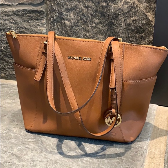 MICHAEL Michael Kors Handbags - MICHAEL Michael Kors Jet Set East West Top Zip LG